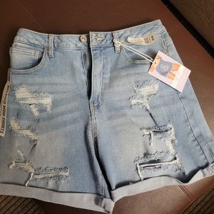 High waisted Relaxed Mom Shorts distressed